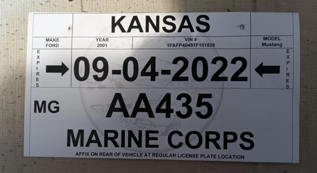 Ejemplo actualizado de las placas temporales en Kansas