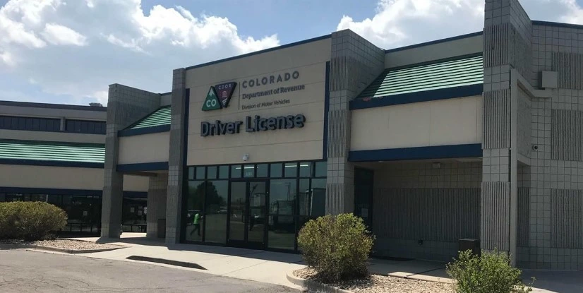 Tramitar placas temporales en Colorado