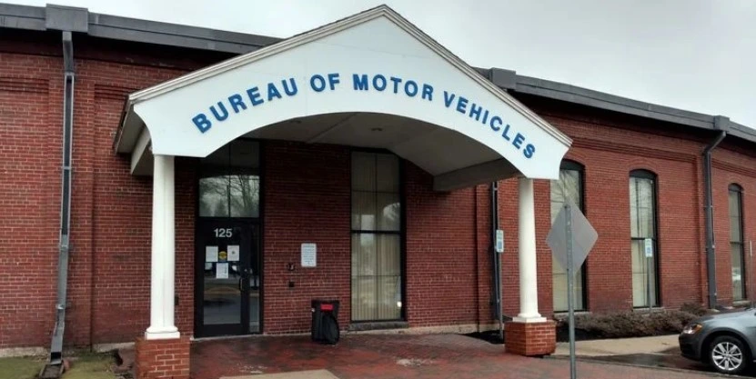 Tramitar placas temporales en Maine