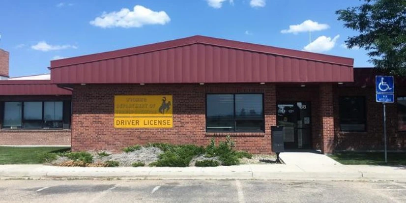 Tramitar placas temporales en Wyoming